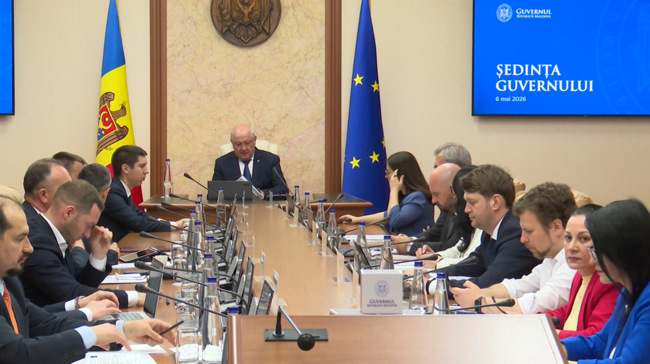 Guvernul aprobă reforma în asistența socială: Mai mulți specialiști, mai puțini directori