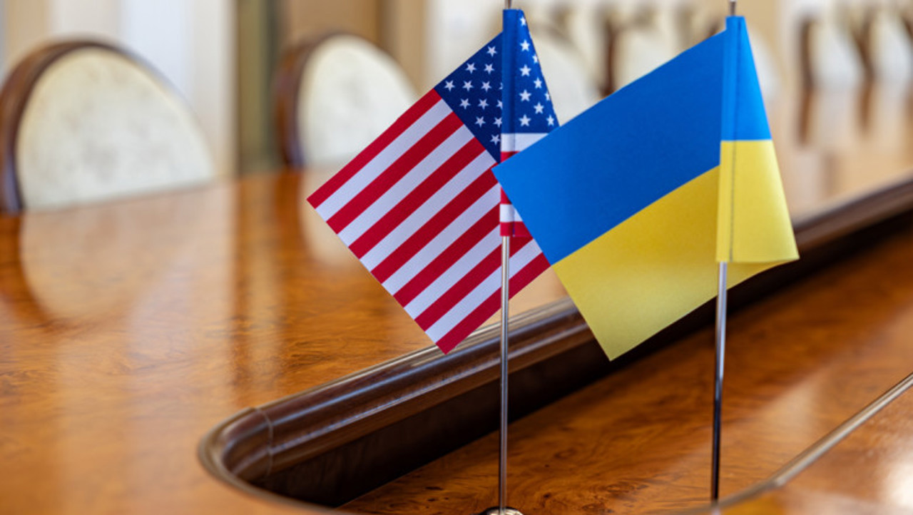 Bloomberg: делегация Украины вылетела в США на переговоры по установлению мира 
