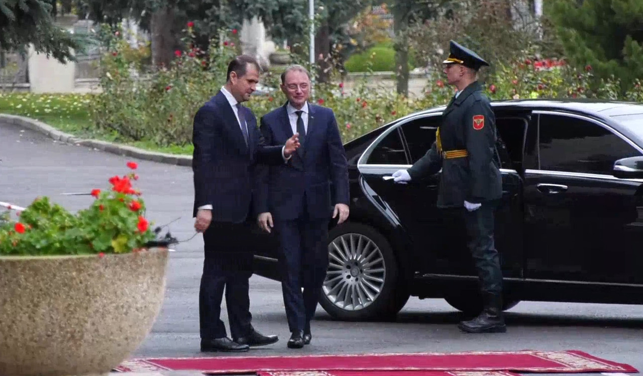 Securitatea energetică, apărarea și infrastructura, prioritățile strategice ce trebuie să se regăsească pe agenda Chișinău-București, spun experții