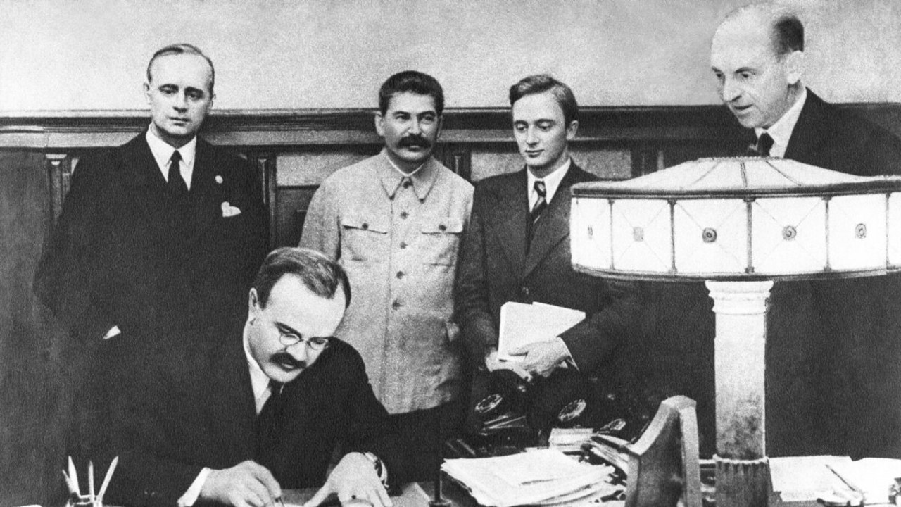 85 de ani de la semnarea Pactului Ribbentrop-Molotov