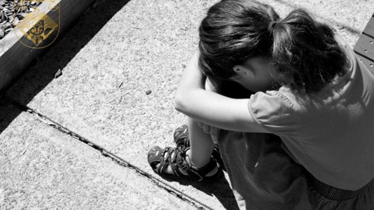 Tată condamnat la 25 de ani de închisoare: și-a abuzat sexual cele două fiice de la o vârstă fragedă 