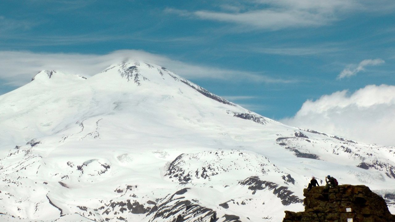 Avalanșă devastatoare în Caucaz: 11 alpiniști au decedat, alți șase sunt dispăruți 