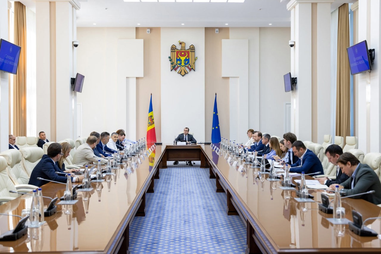Exporturile de energie electrică sunt limitate în orele de vârf: Restricții impuse în contextul crizei