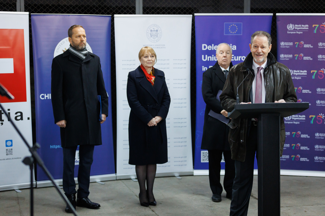 Наша страна получила партию медицинского оборудования для 53 больниц, закупленного ВОЗ при поддержке ЕС, США и Швейцарии