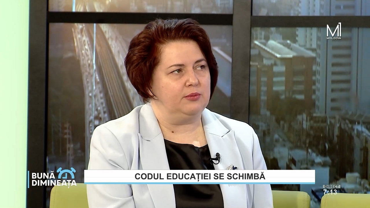 Secretară de stat, despre interzicerea telefoanelor mobile în școli: „Sunt adeptă ca să existe acces la telefon în pauze”