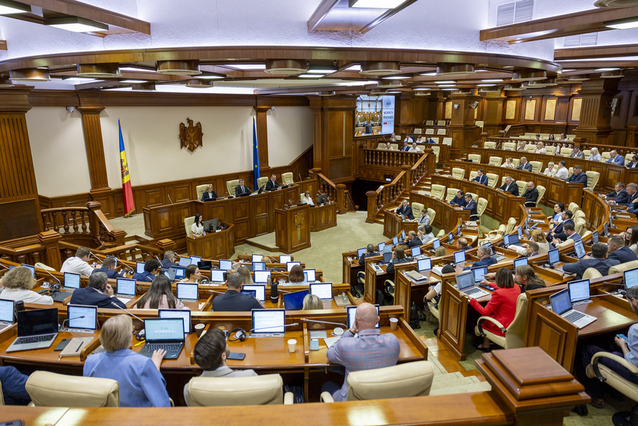 ANALIZĂ | Bogdat Țîrdea, lider la mesaje anti-UE pe Facebook, Igor Grosu - cele mai multe postări despre beneficiile aderării la UE