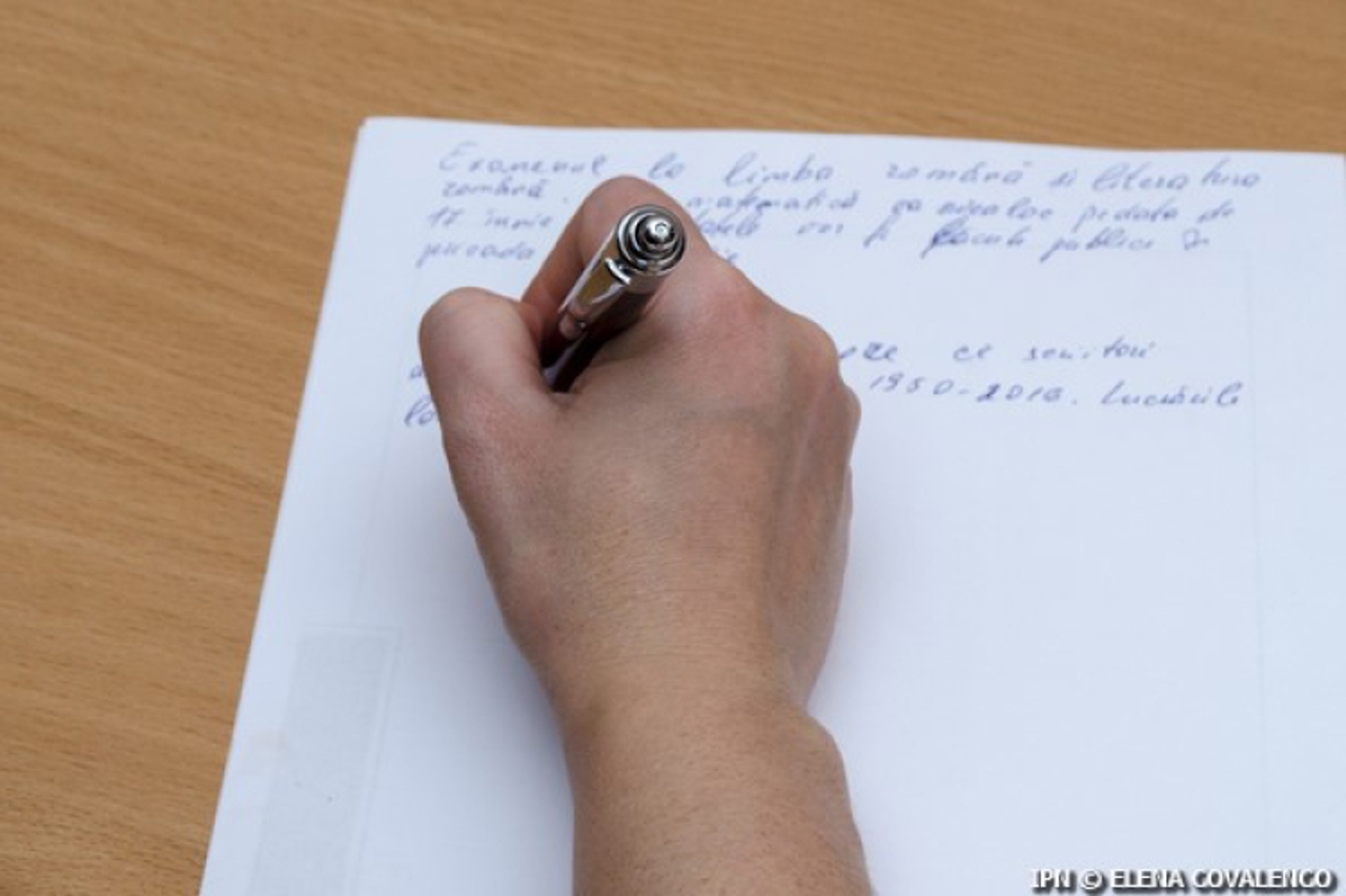 Национальные выпускные экзамены в гимназиях начались с теста по румынскому языку и литературе для не носителей языка