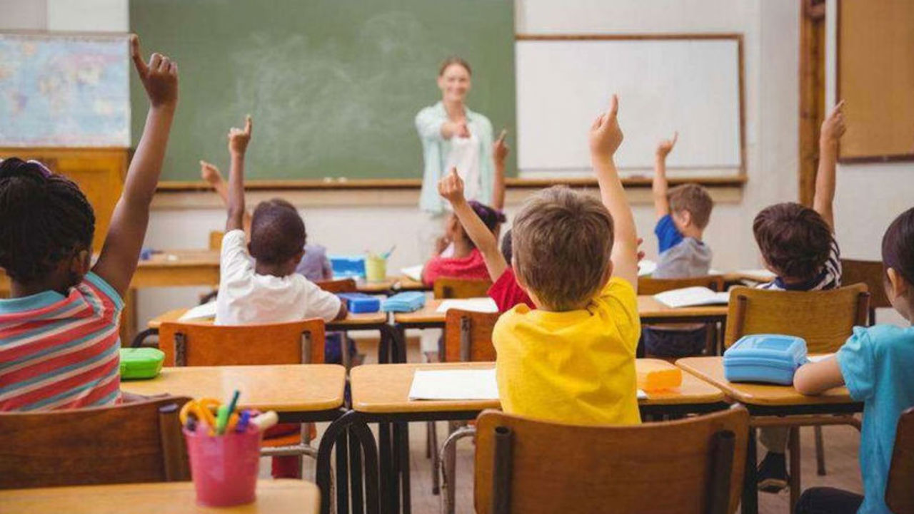Moldovan schools need 1,365 teachers; ministry raises allowances for young specialists