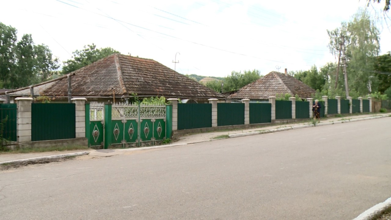 Lipsa locurilor de muncă bine plătite și infrastructura precară „pustiește” satele din R. Moldova