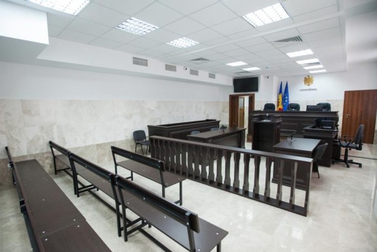 „Să fii un judecător corect nu este suficient. Este nevoie să fii și curajos”: statul caută soluții pentru protejarea magistraților amenințați