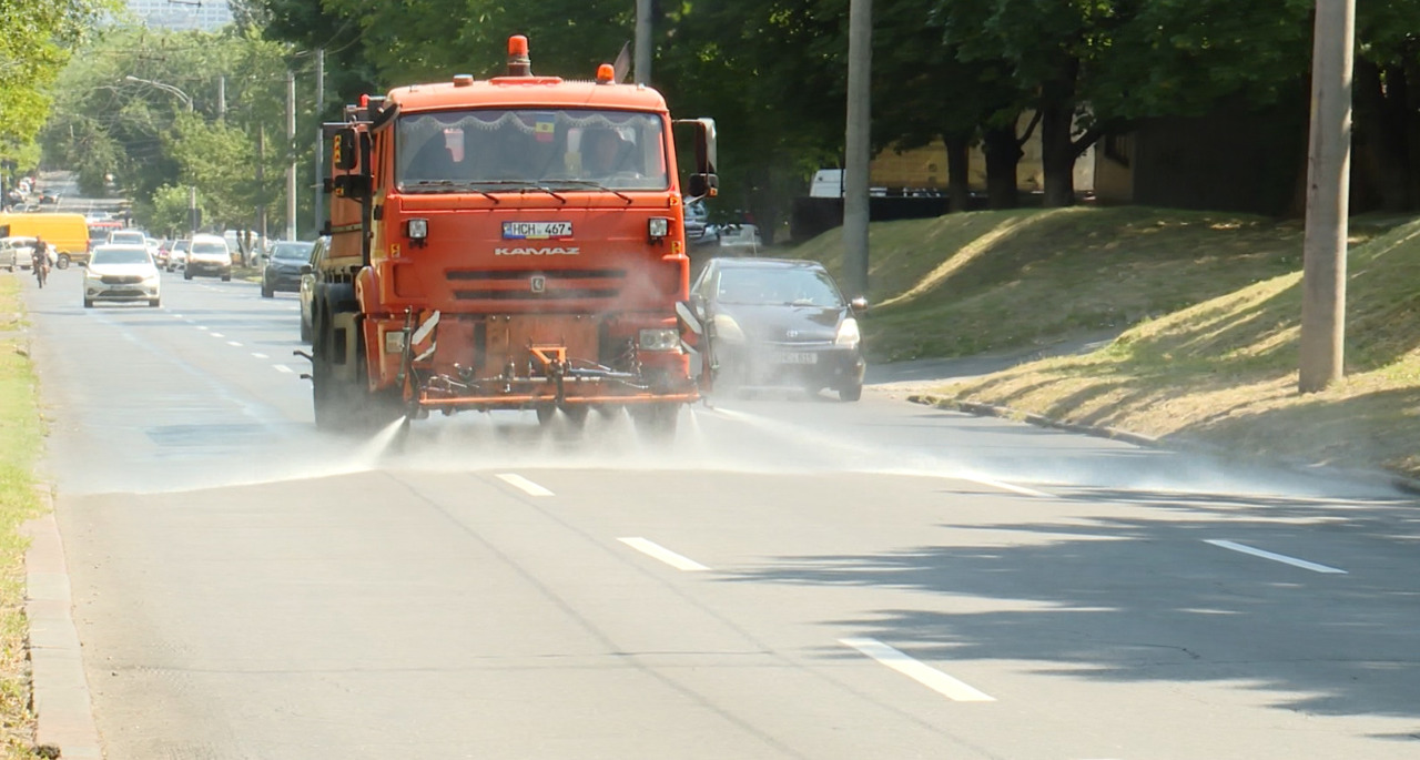 Asfalt încins și aer irespirabil: R. Moldova, sub asediul caniculei