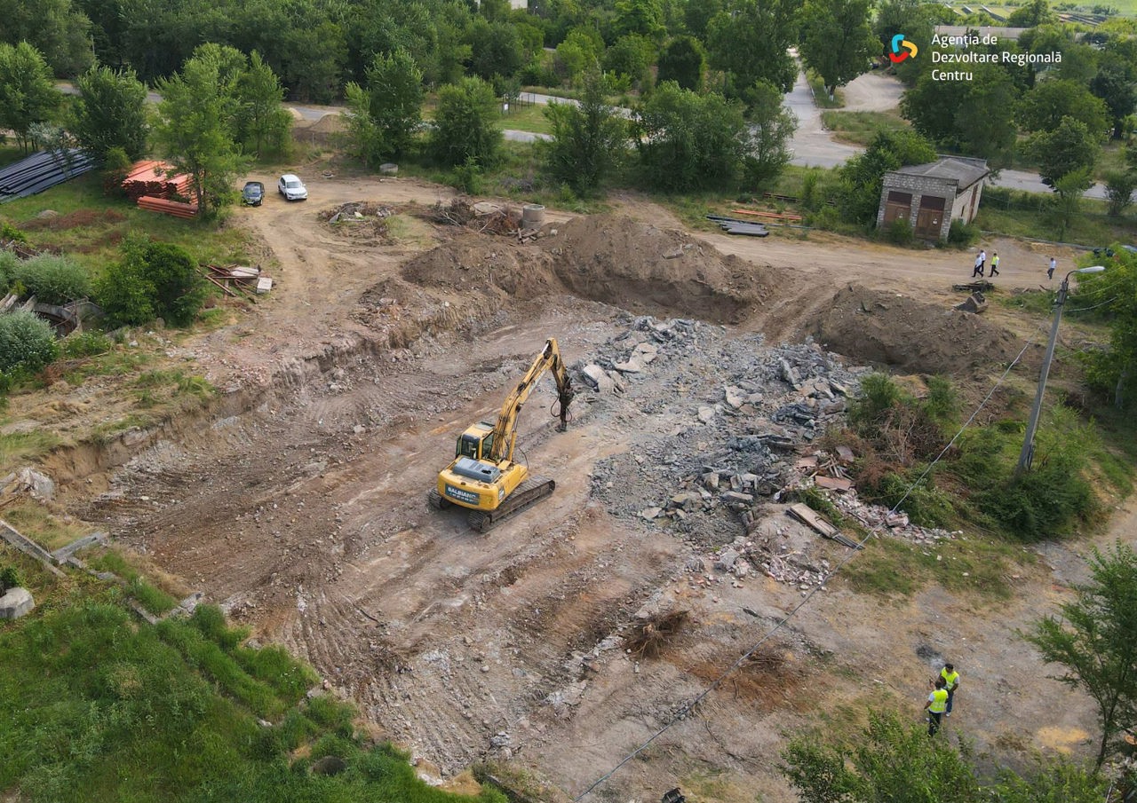 Orașul Nisporeni, în proces de dezvoltare: Cartier modernizat, stație de epurare și sistem de canalizare 