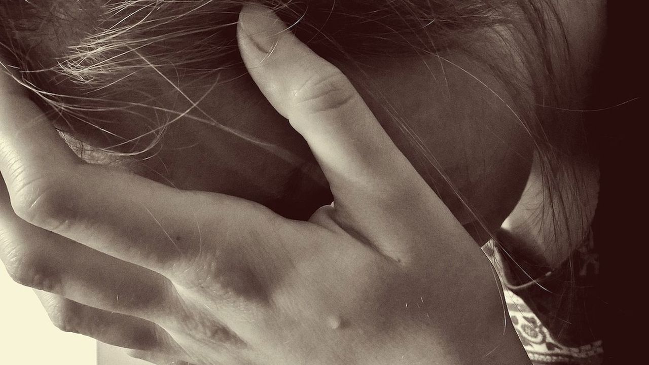 Ministerul Sănătății schimbă abordarea în cazul adolescenților cu adicții: Va crea un traseu medical separat