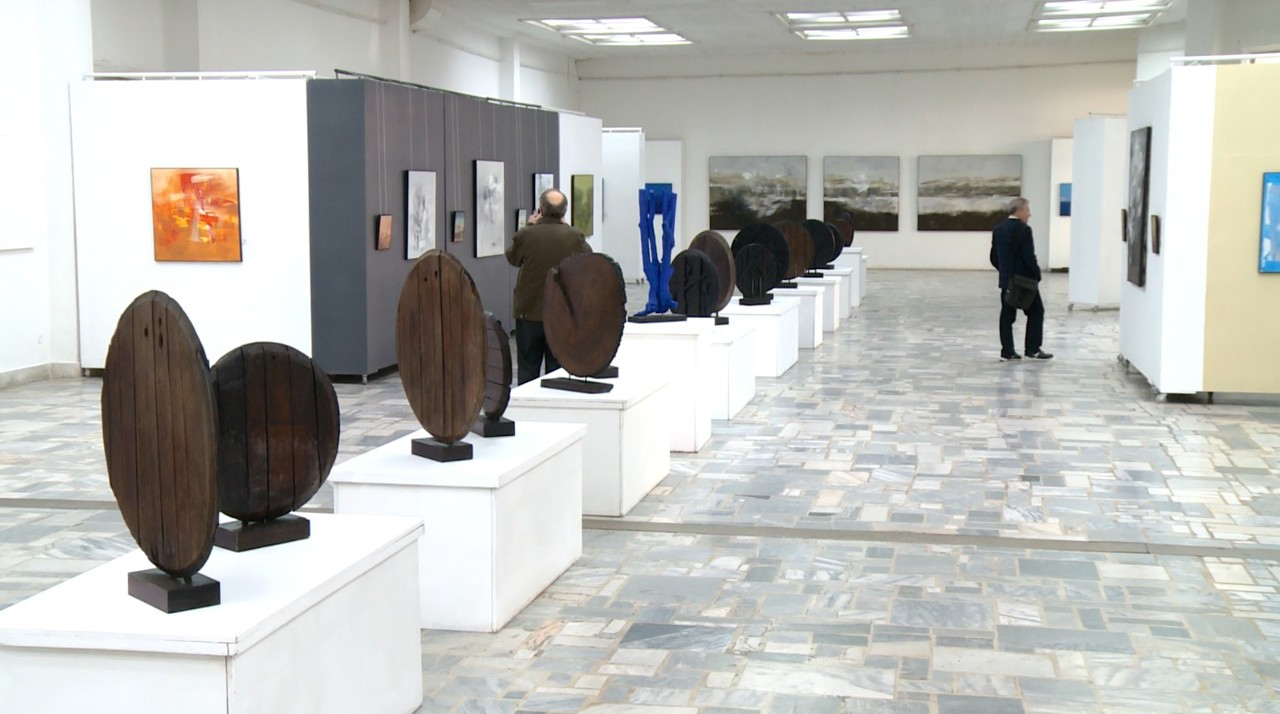 Lucrările artistului plastic Anatol Danilișin sunt expuse la Chișinău 