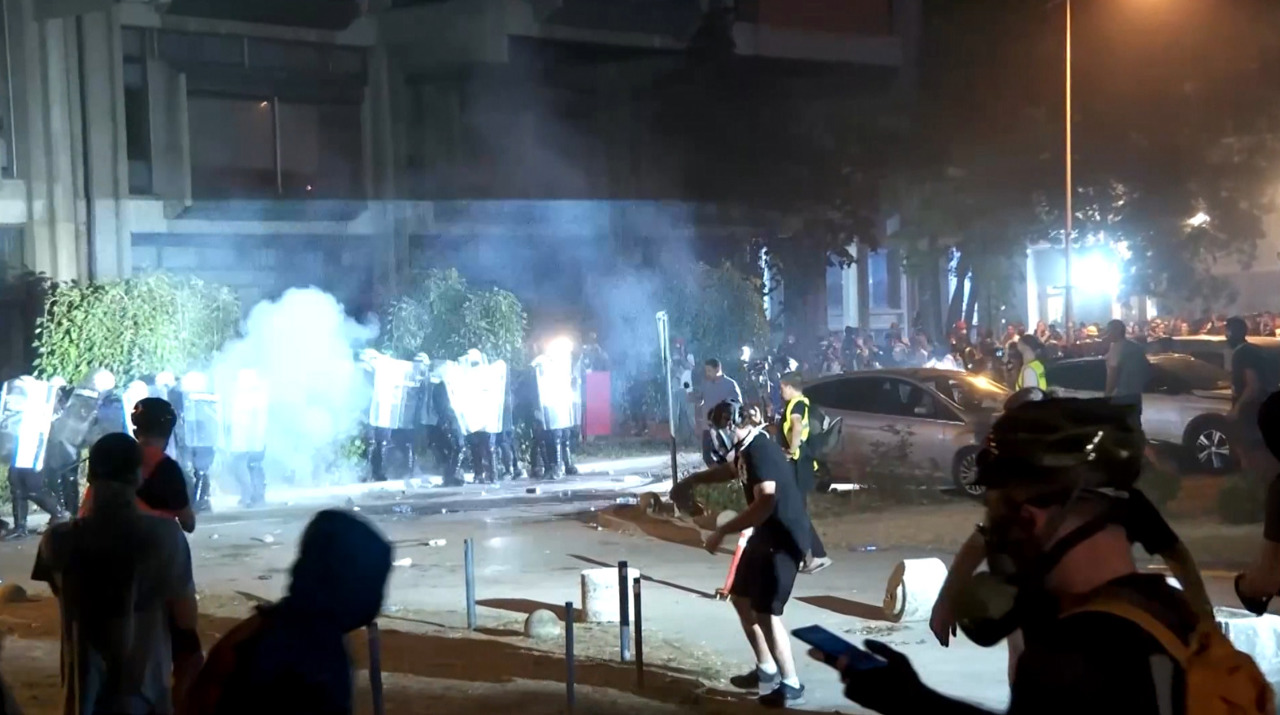 Serbia: Proteste reluate la Novi Sad, la 10 luni de la tragedia care a ucis 16 oameni