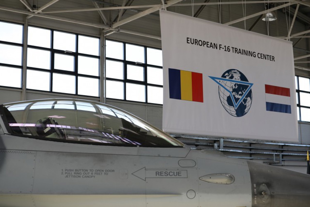 România și NATO continuă să sprijine Kievul. Militarii ucraineni, inclusiv viitorii piloți pe avioanele F-16, vor fi instruiți la Fetești