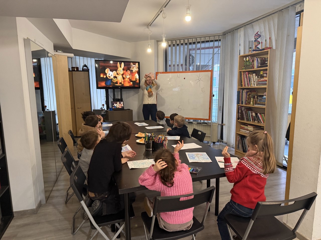 O mică Românie la Bruxelles: EuropaNova, școala care cultivă limba și cultura românească în Belgia