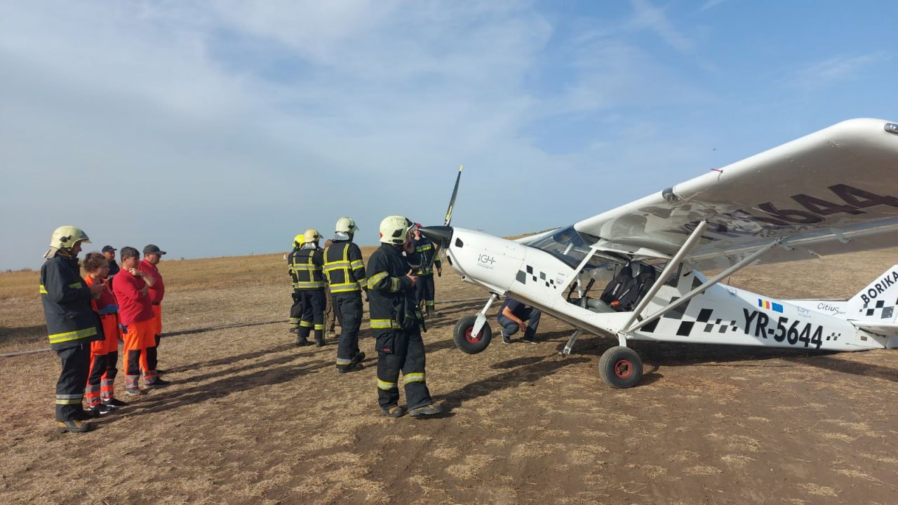 S-a defectat în zbor. O aeronavă a aterizat de urgență pe aerodromul din apropiere de Horăști 