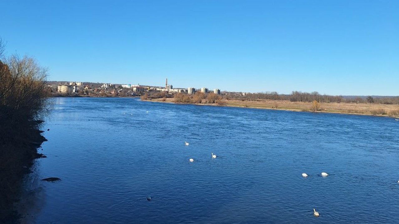 Oil slicks on the Nistru prompt monitoring; Soroca may halt water pumping
