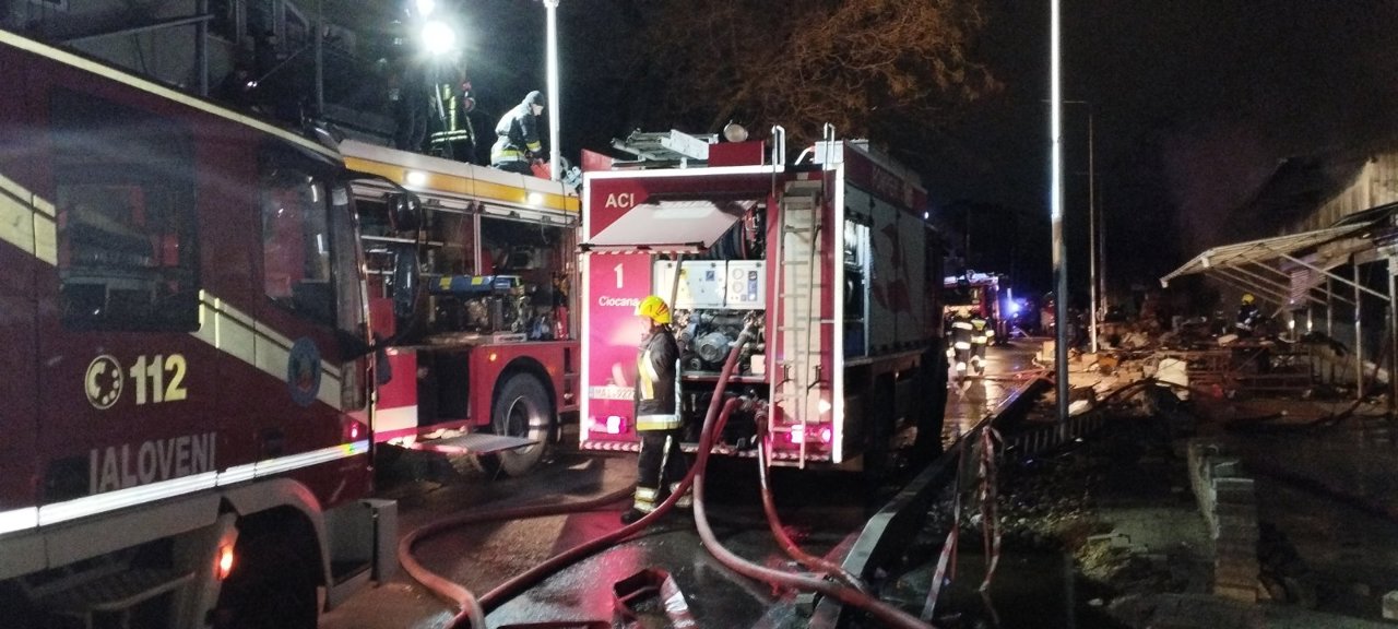 Incendiul din strada Alexandru cel Bun din centrul capitalei a fost lichidat după șapte ore