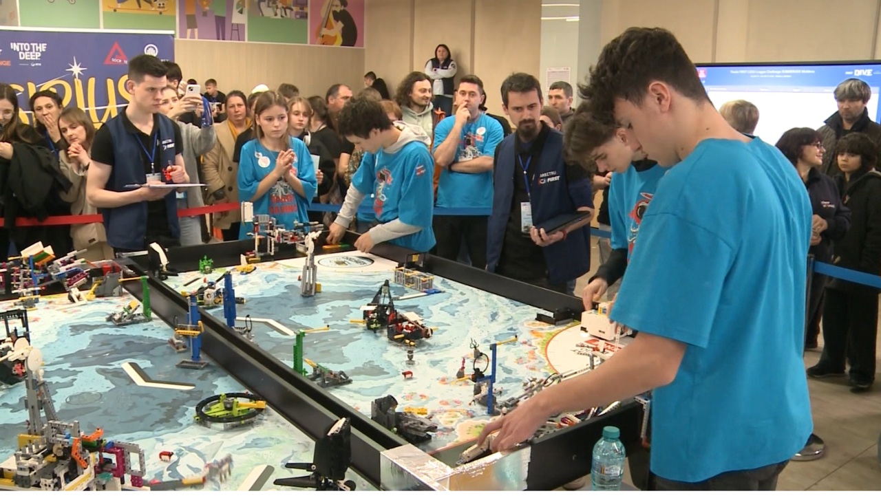 Tineri inovatori din toată țara au prezentat soluții tehnologice pentru protejarea ecosistemelor marine în cadrul FIRST LEGO League Challenge