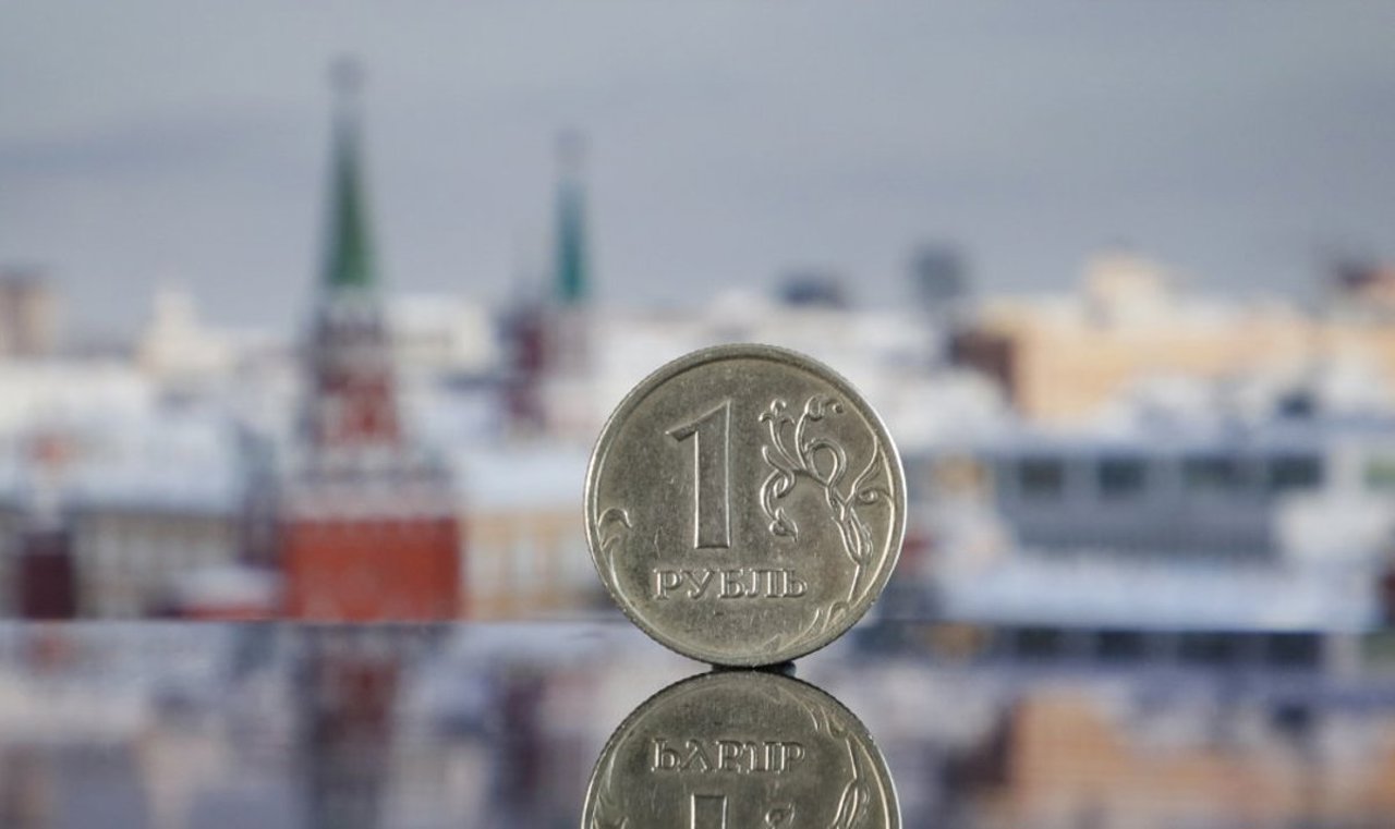 Ruble sinks to multi-month lows against dollar and euro