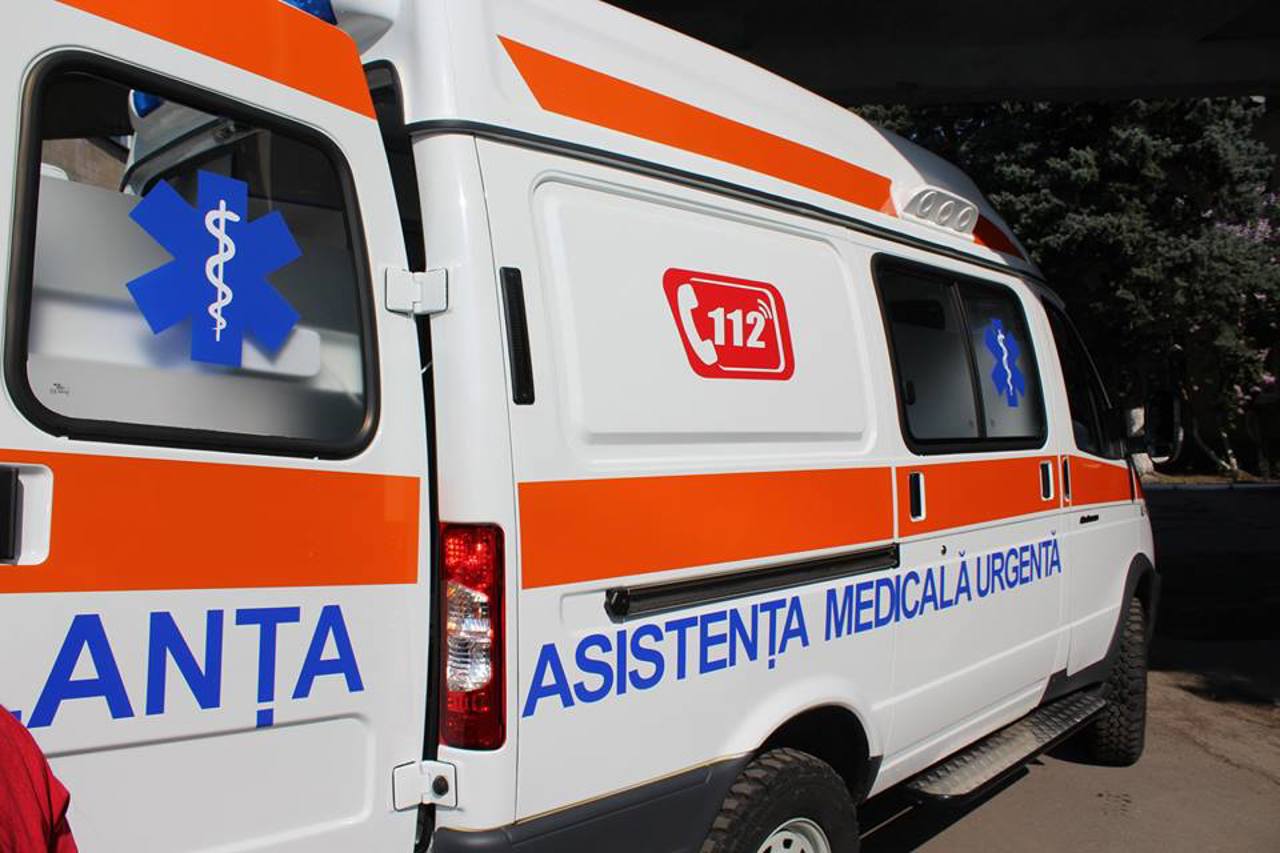 Elev rănit cu un cuțit într-o școală din Chișinău: A fost dus la spital