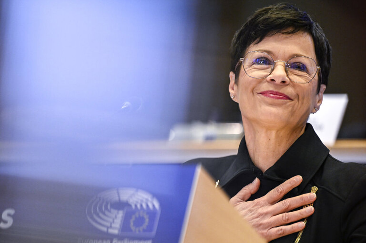 "The Republic of Moldova, a model student, may pursue EU accession independently."