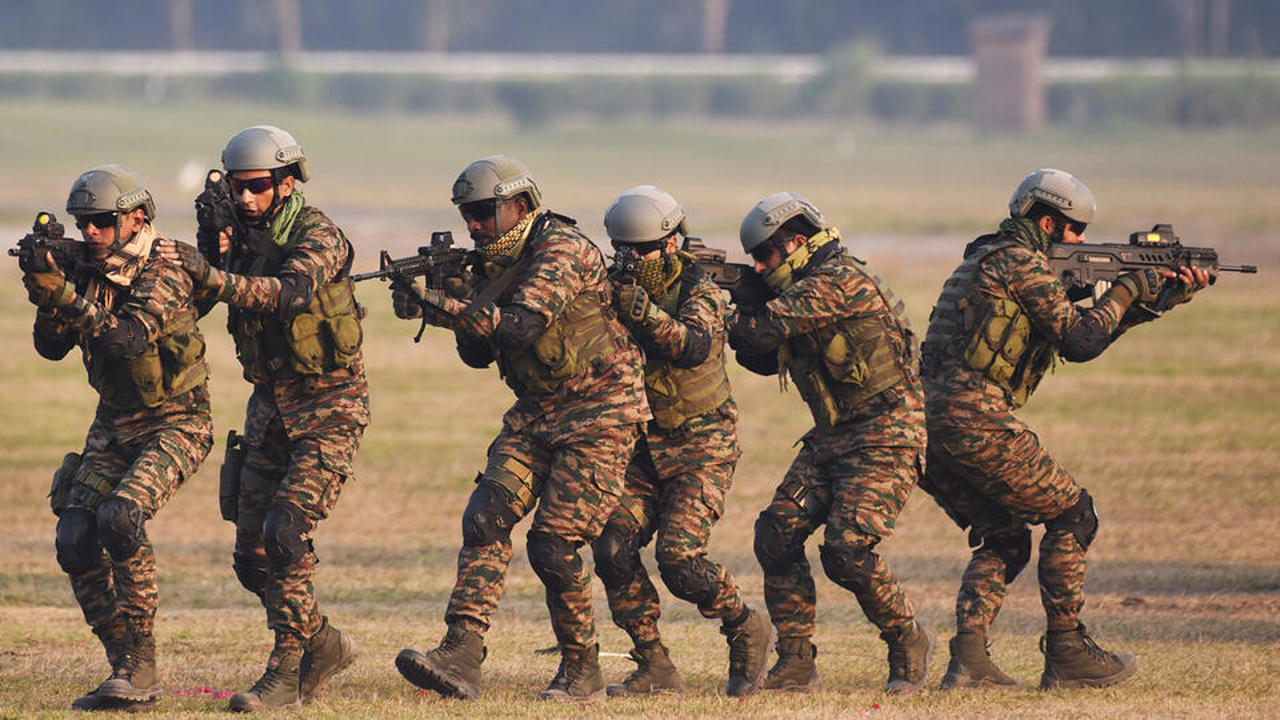 Армия Индии атаковала Пакистан: сообщается о семи погибших, в стране на 48 часов перекрыто небо    