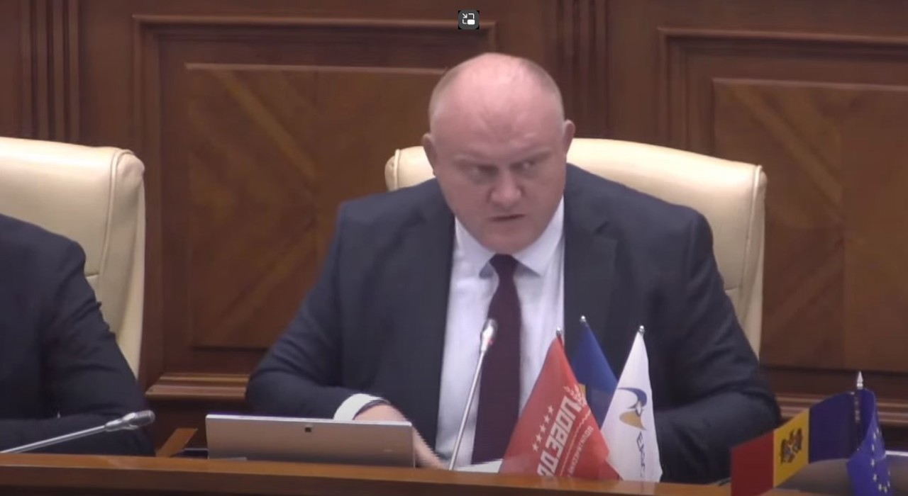 Девять депутатов создали группу „Victoria”. Игорь Гросу: "Что это за несчастье?"