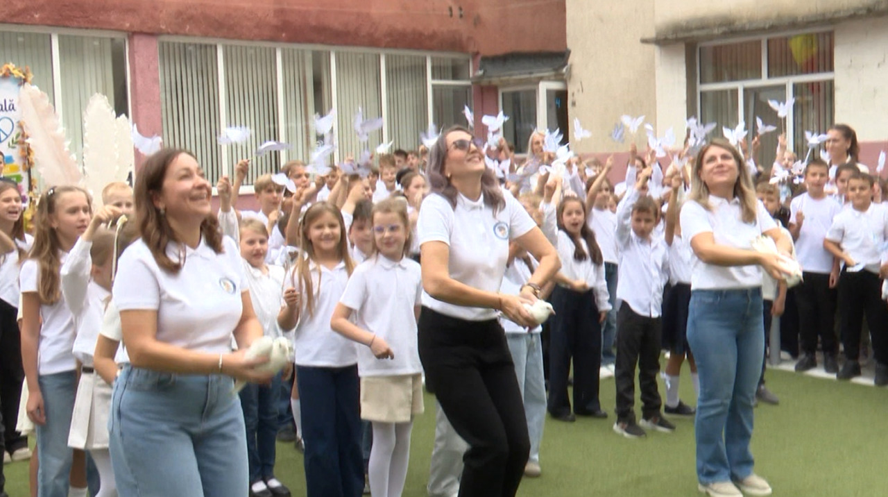 Ziua Internațională a Păcii, marcată la o școală din Chișinău prin cântec, dans și mesaje pentru pace