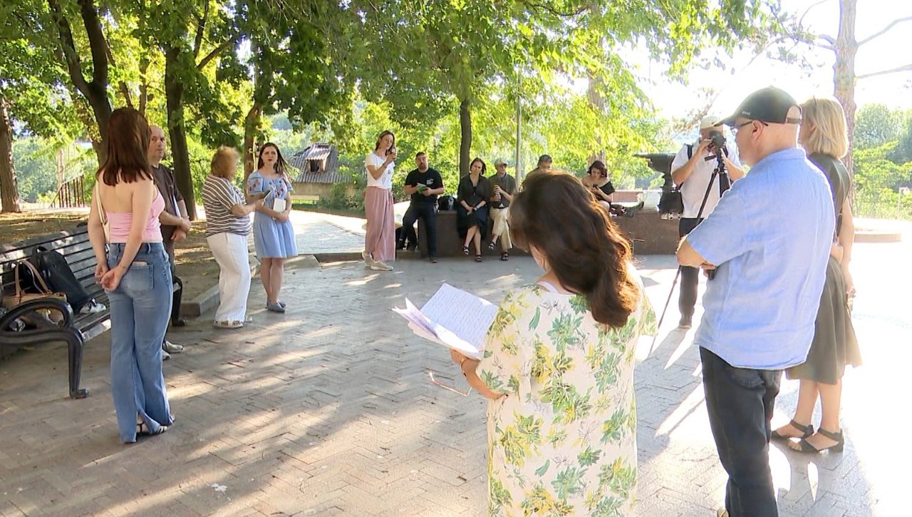 Schimb de idei și critică literară peste Prut: A XI-a ediție a Taberei de literatură „Leonard Tuchilatu” s-a încheiat la Chișinău