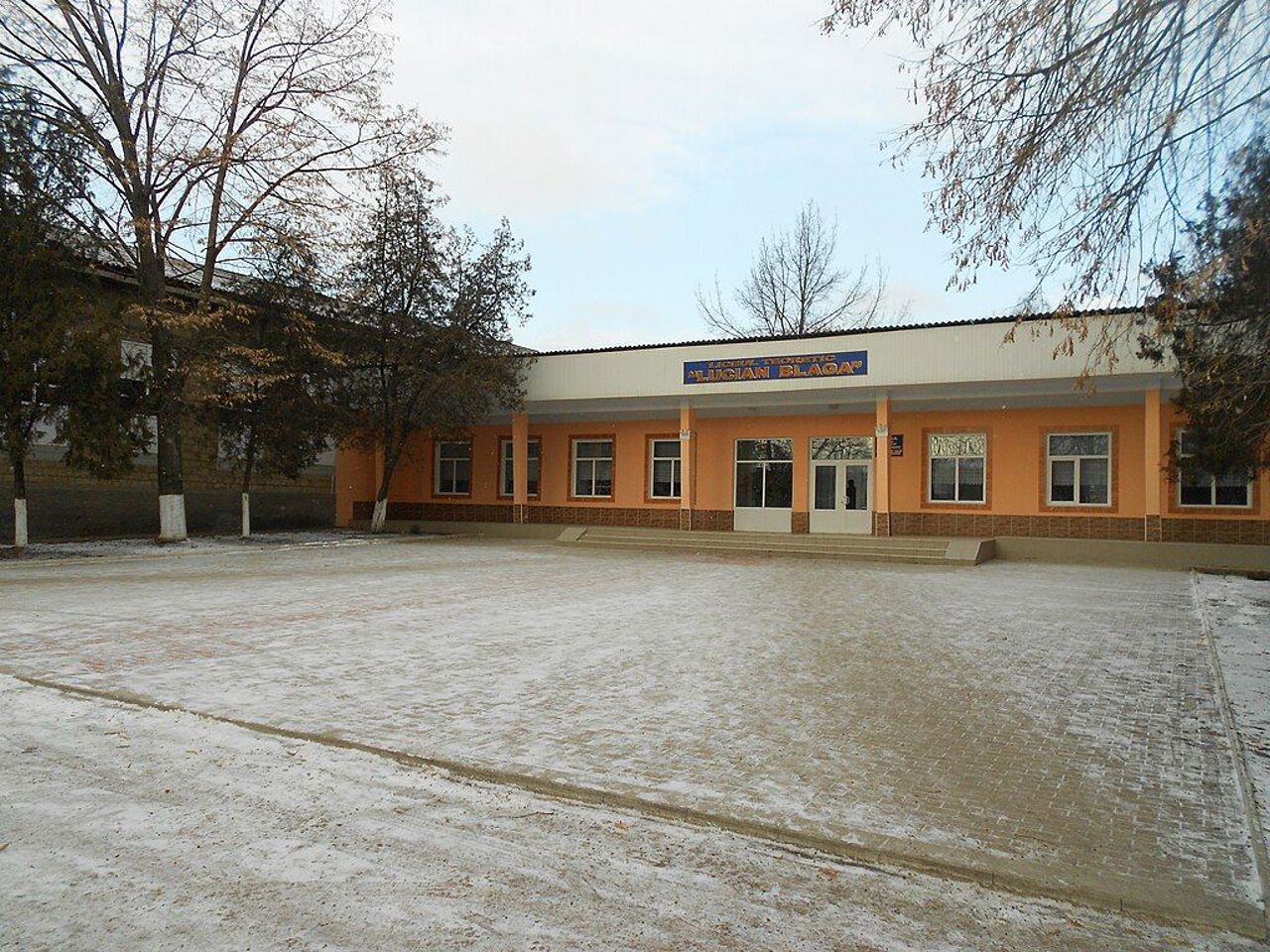 Mesaje de amenințare cu persoane mascate pe Telegram, distribuite copiilor din Bălți