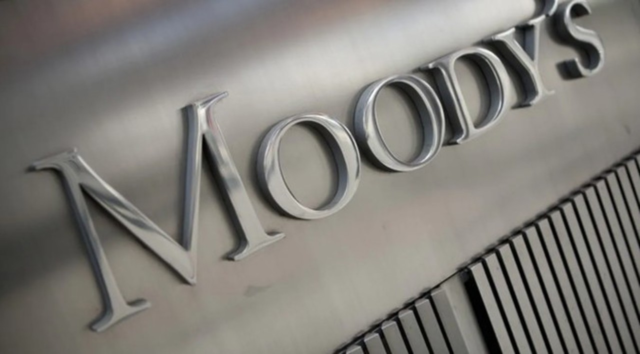 Majorarea ratingului de țară de către Moody’s înseamnă „cost de împrumut mai ieftin”, afirmă analiștii financiari