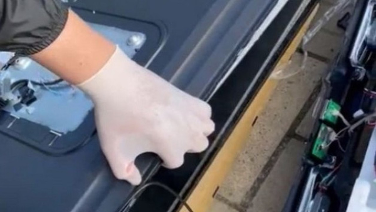 Bărbatul de la Rezina, care a trimis din Spania un televizor cu droguri, riscă până la 15 ani de pușcărie