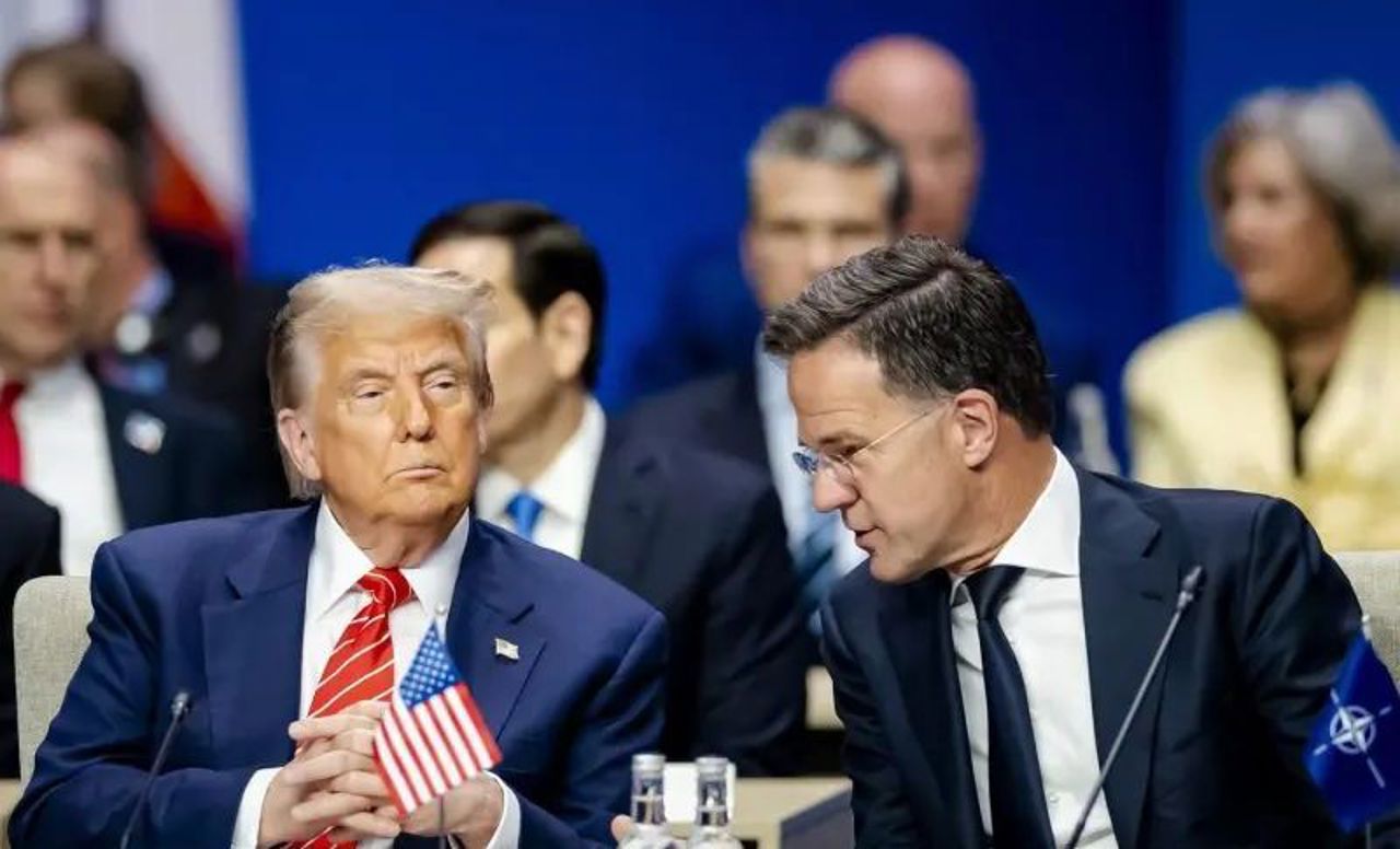 Trump anunță un nou acord: Statele Unite vor vinde arme NATO, care le va livra Ucrainei
