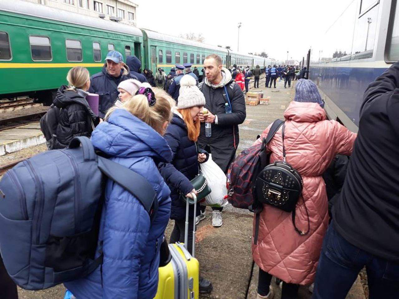 Почти 5 миллионов украинцев стали вынужденными переселенцами с начала российского вторжения