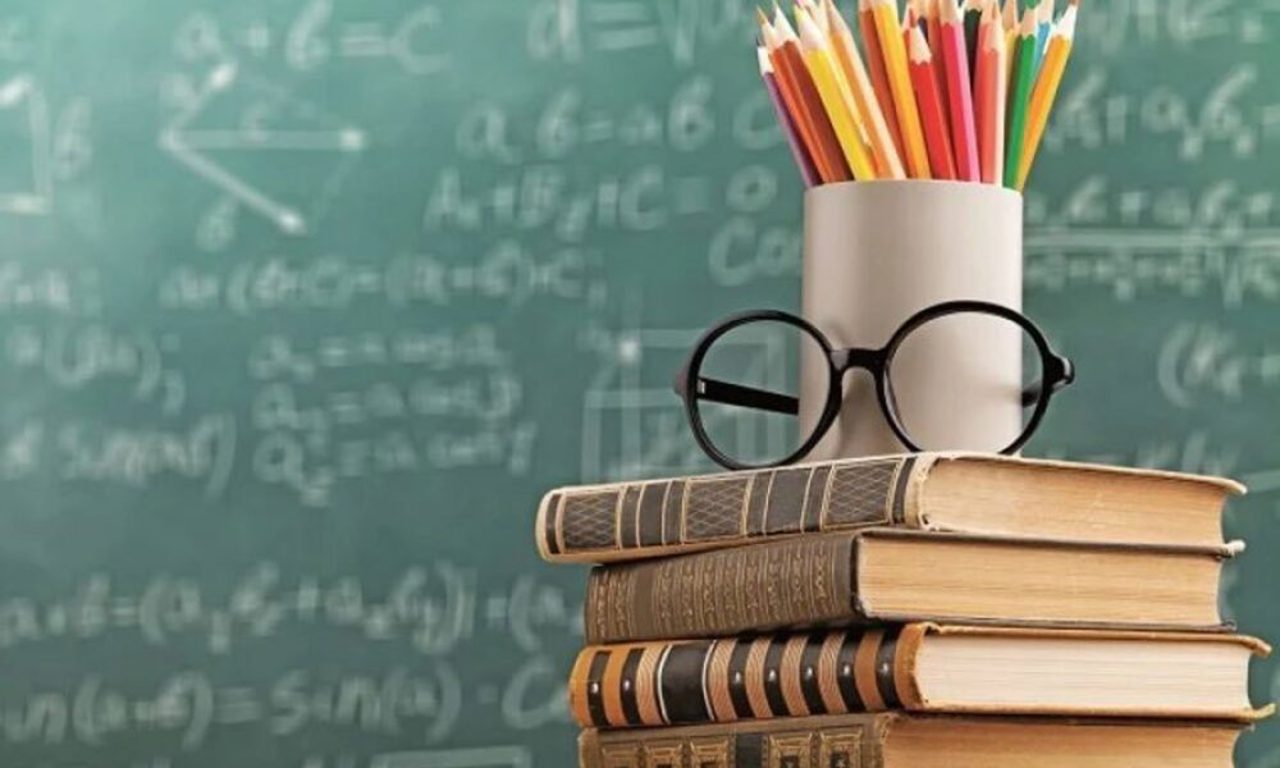 Câteva sute de liceeni vor oferi mentorat la matematică pentru elevii de clasa a IX-a