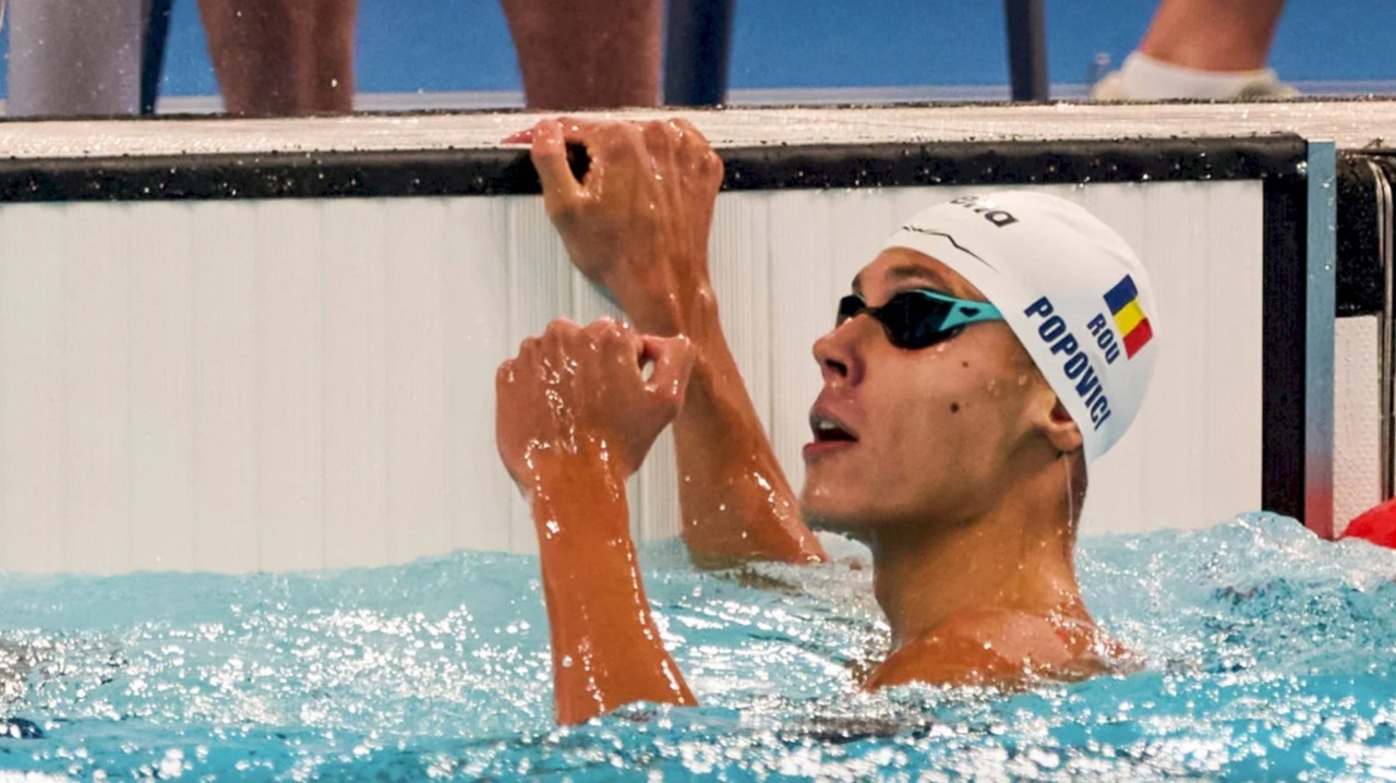 David Popovici makes history with double world champion title