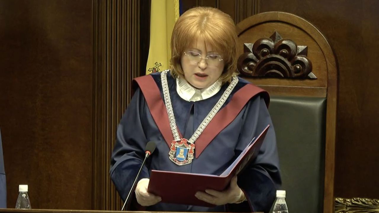 Домника Маноле может получить от государства около 2,5 млн леев: чиновница требует пересмотра дела о своем увольнении из АП