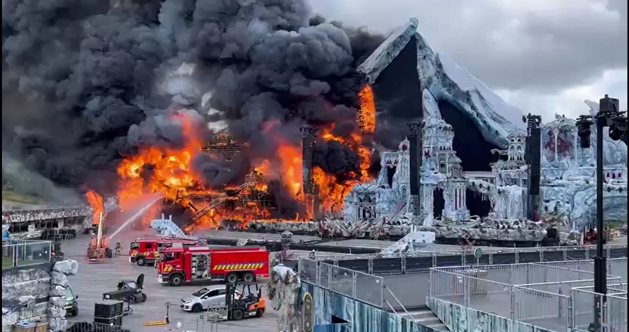 Накануне открытия сгорела главная сцена фестиваля Tomorrowland в Бельгии 