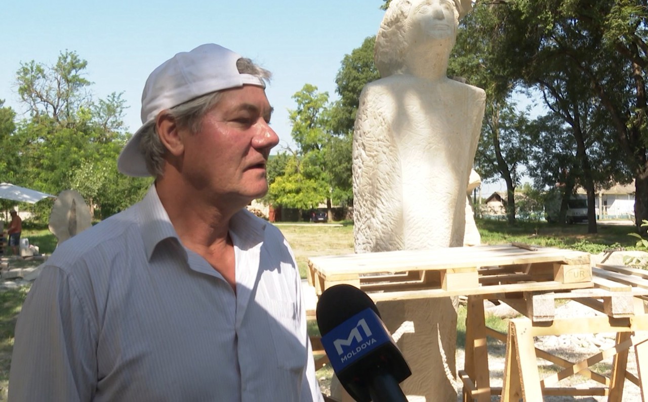 Renumita tabără de sculptură a revenit la Ungheni, după șapte ani de absență. Ediția aduce un omagiu lui Mihai Eminescu