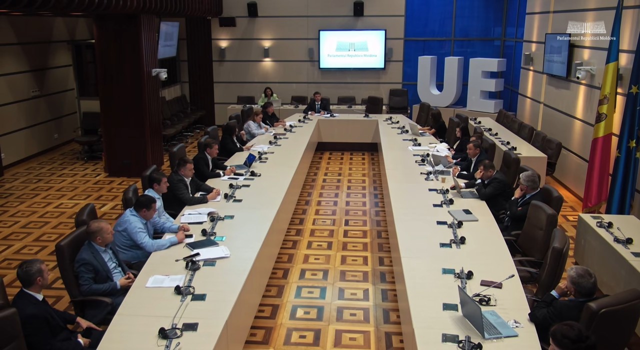 Litigii soluționate acasă: Mecanismul propus de Ministerul Justiției pentru a evita condamnările la CtEDO, criticat de societatea civilă