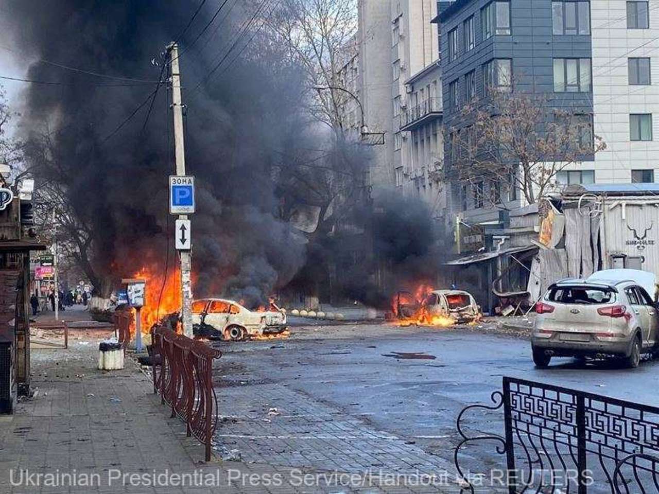 Более десяти человек, в том числе ребенок, получили ранения в результате российского нападения на Херсон 