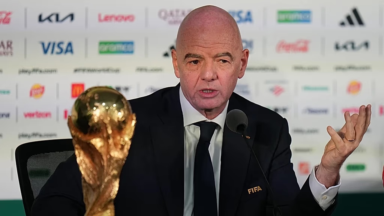 Criză în fotbalul mondial: UEFA și cele 55 de federații membre au votat boicotarea tuturor competițiilor organizate de FIFA