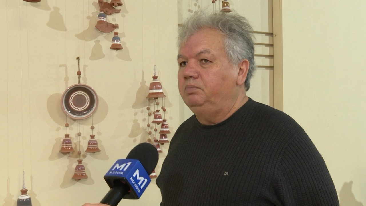Expoziția „Moștenire vie: olari și ceramiști la altarul tradiției” a adus la Chișinău lucrările a 22 de artiști 