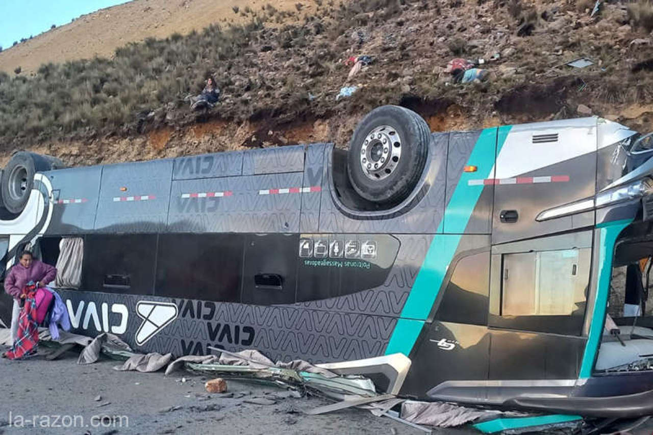 Peru: Un autobuz a căzut într-o prăpastie provocând moartea a cel puțin 16 persoane