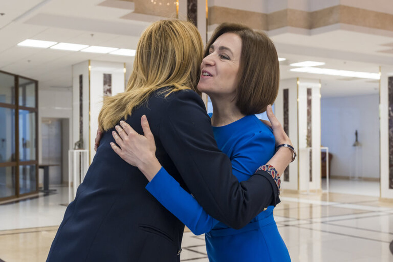 Maia Sandu a felicitat-o pe Roberta Metsola, realeasă în funcția de președintă a PE: Apreciem sprijinul neclintit pentru Republica Moldova
