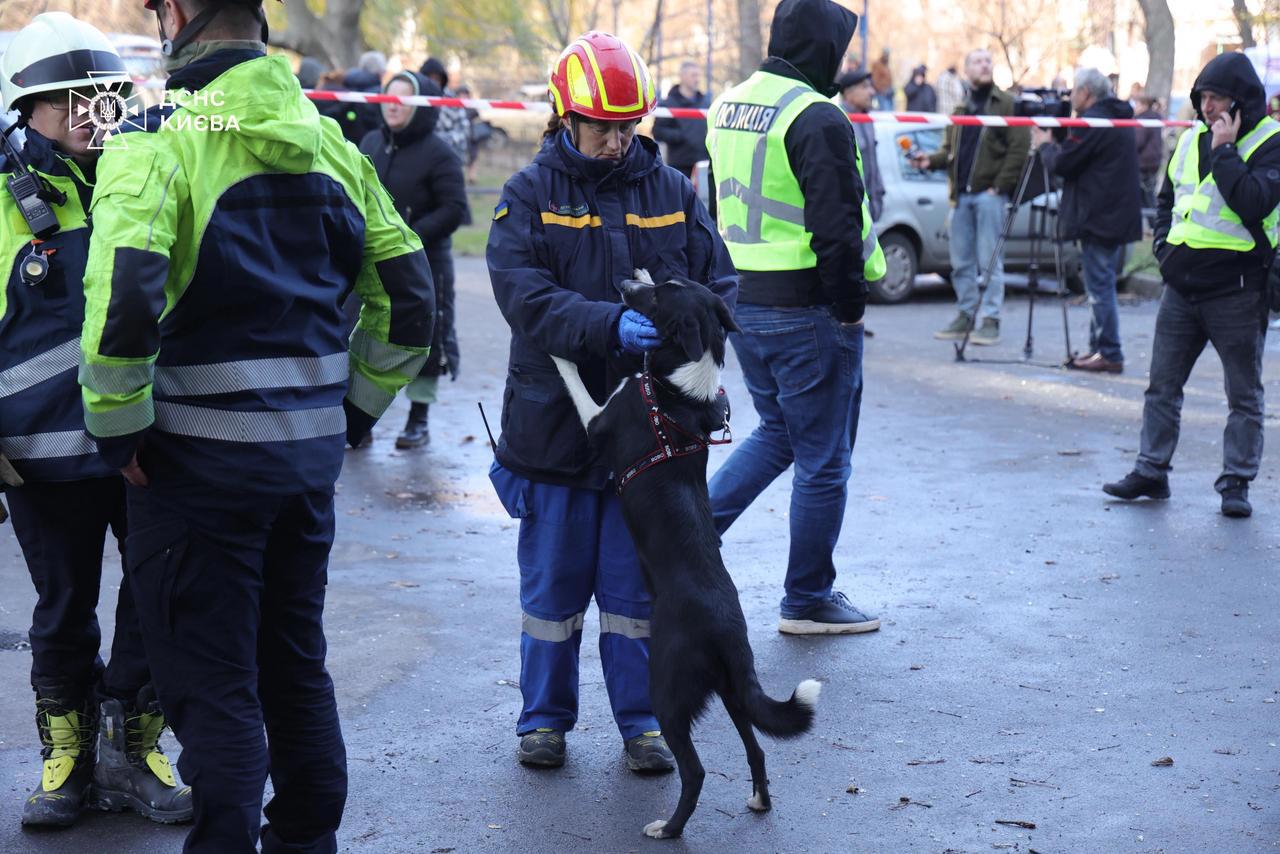 Azerbaidjanul cere explicații Rusiei după avarierea ambasadei sale la Kiev