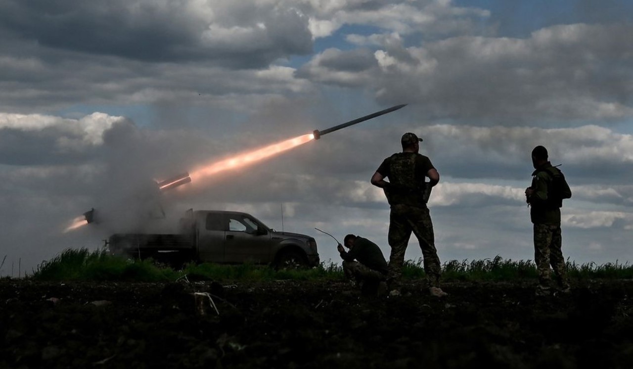 Россия нанесла новый удар по беспилотникам "Шахед" над Киевом. Украинские военные утверждают, что все они были сбиты